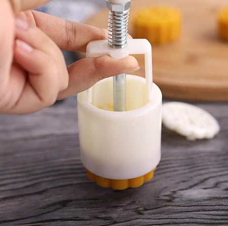 قالب معمول وبسكويت كبس دائري متعدد الاشكال ( 6 اشكال )