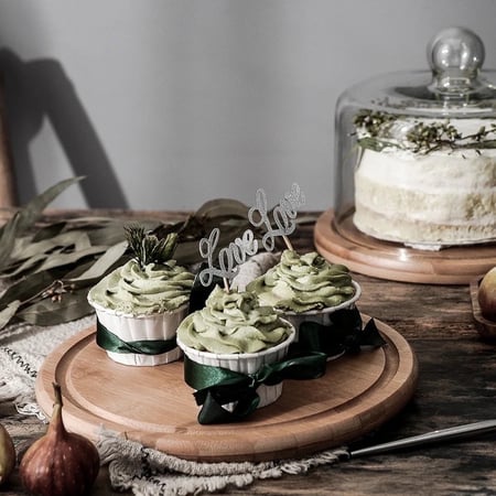 حافظة كيك زجاج شفاف بستاند خشب  – قطر 21 سم