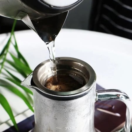 ابريق شاي زجاجي مقاومٌ للحرارة مع مصفاةٍ (متوفر حجمين)