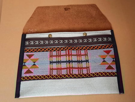 حقيبة لابتوب من الجلد الطبيعي