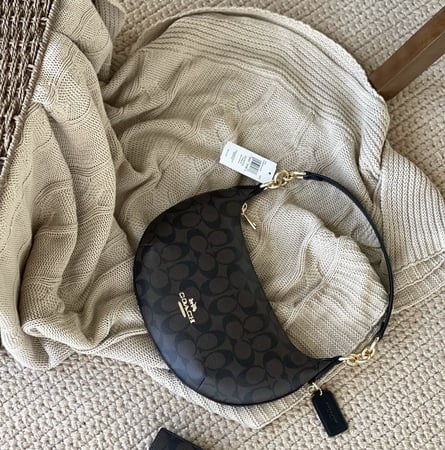 حقيبة كوتش كتف