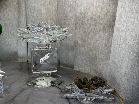 مبخره عموديه زهرة اللوتس وحامل عود