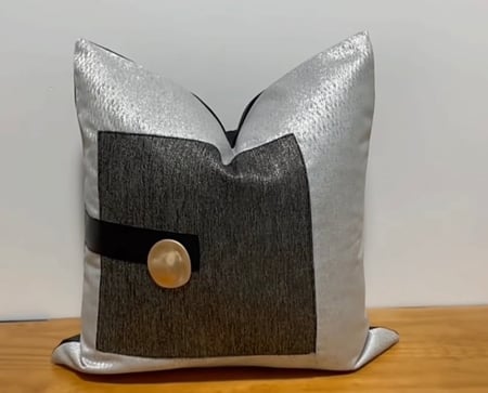 غطاء وسادة رمادي