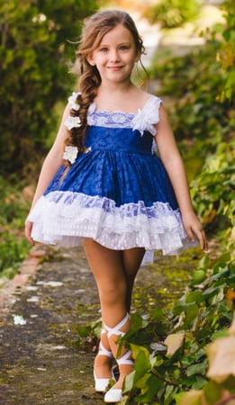 فستان دانتيل نيلي