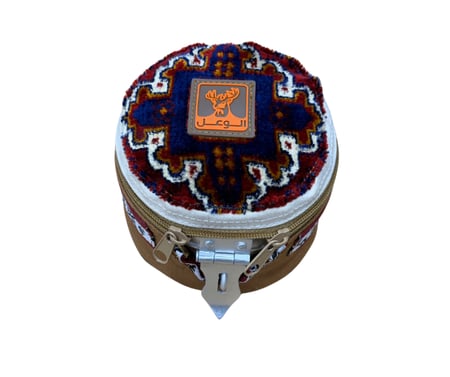 تمرية قفل مع جراب السنام- نقش أفغاني