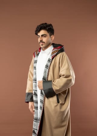 فروات  جوخ لون أسود_بيج تنلبس جهتين