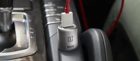 شاحن سيارة مخرج واحد قوة 30 واط من شركة ون بلس