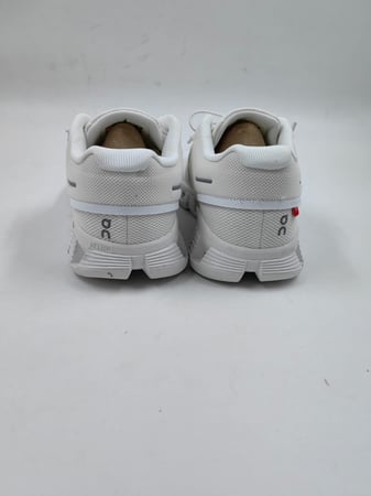 حذاء On Running cloud