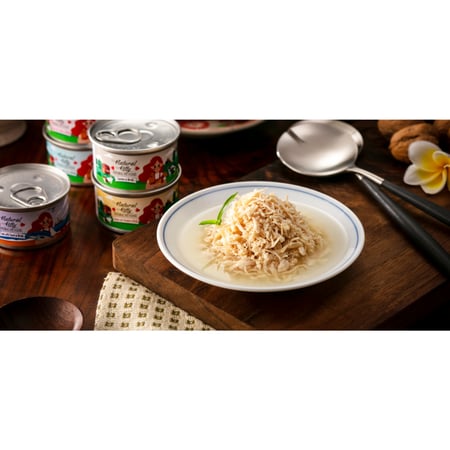 ناتشورال كيتي طعام رطب بالدجاج في المرق للقطط لجميع الاعمار 80جم