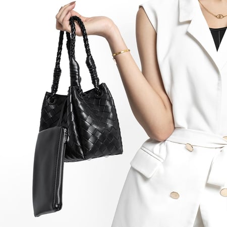 شنطة ميلا لون اسود