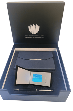 بوكس هدايا فاخر جاهز للموظفين والعملاء مزود بكرت فيديو