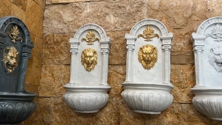 نافورة معلقة آسد زهبي