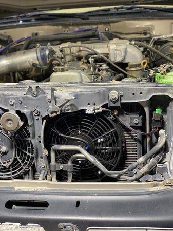 مروحة تبريد مكيف مع الضفيرة