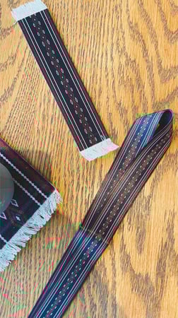 تعليقة بطاقة عمل سدو اسود