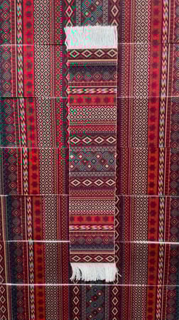 فاصل سجادة بتطريز ملون 2 { مقوى }