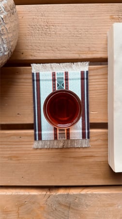 كوستر سجاد سدو سعودي ابيض مزخرف.