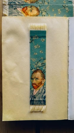 فاصل سجادة بتطريز فان جوخ { مقوى }