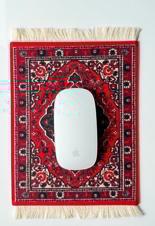 ماوس باد السجاد احمر شرقي مزخرف .