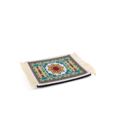 قاعدة سجادة باللون الاخضر و الاصفر و زخارف