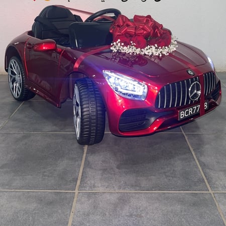 سيارة مرسيدس بنز الفخم