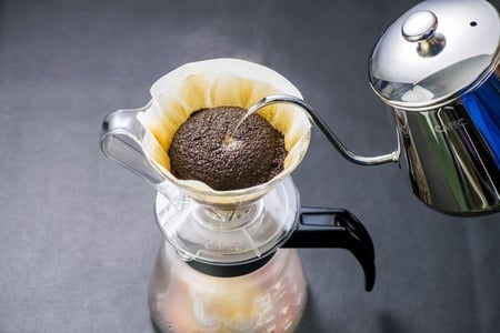 صورة مقربة لنسيج فلتر كافيك أباكا المخروطي صنع في اليابان