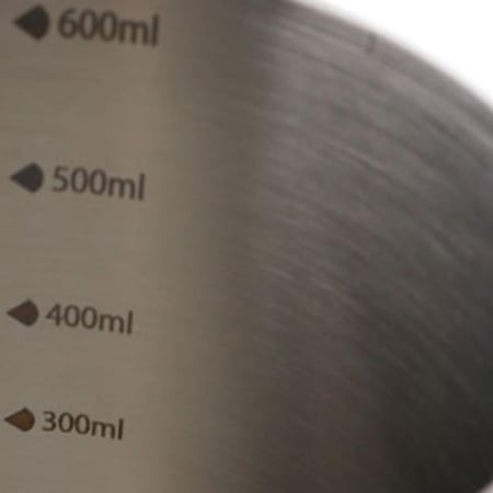 ابريق تقطير اسود بمقبض خشبي فاخر