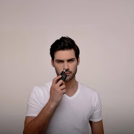 ماكينة تشذيب شعر الأنف والأذن من جرين ليون، 2 وات، محرك 9600 دورة في الدقيقة، بطارية 150 مللي أمبير/ساعة، وقت عمل 100 دقيقة، رأس دوار 360 درجة، قاطع قابل للفصل، إعدادان للسرعة، شحن من النوع C - أسود