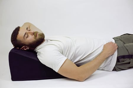 مخدة منحدر كبار لمنع أعراض الارتجاع المريئي slope pillow