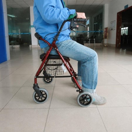 مشاية كبار السن بمقعد وساند ظهر وأربع كفرات DY049144L