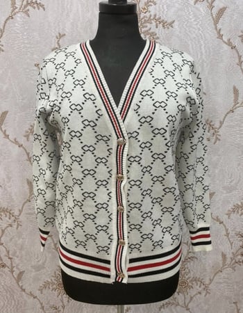 بلوزه ثقيله بنقش اسود