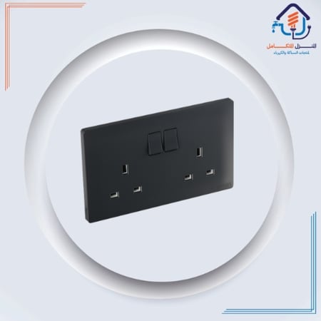 فيش ثلاثي مزدوج مع مفتاح مستطيل لون اسود بيانو