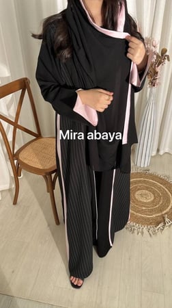 عباية الورا بقماش مخطط