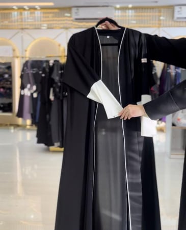 عبايه بأكمام ستريتش