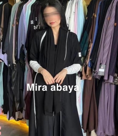 عبايه بأكمام ستريتش