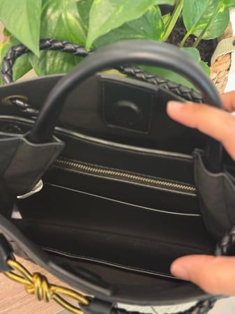 كروس بودي medium size beige