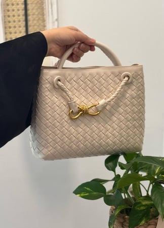 كروس بودي medium size beige