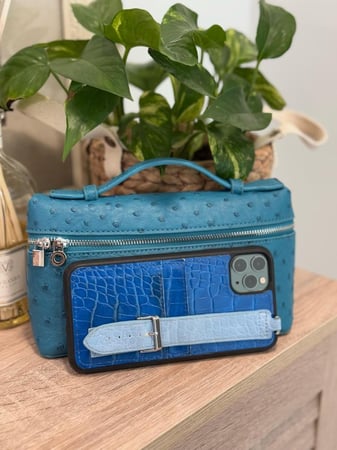 كروس بودي | sky blue ostrich