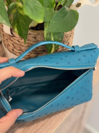 كروس بودي | sky blue ostrich