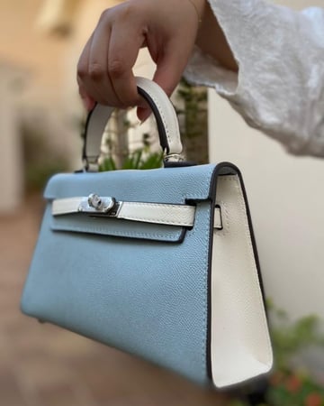 سمول هاندباق baby blue & white 22cm