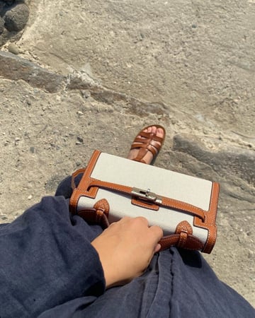 كروس | brown