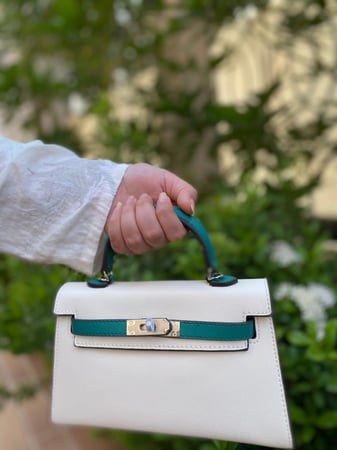 سمول هاندباق مقاس 22 white & green