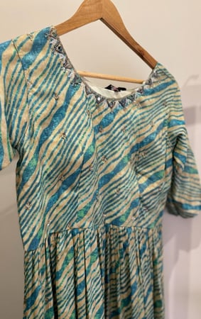 فستان قطن هندي بيج مخطط بالأزرق والأخضر