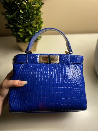 كروس بودي | blue crocodile