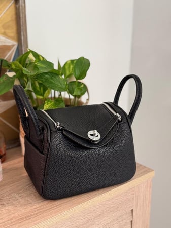 حقيبة كروس | أسود 22cm حجم وسط M