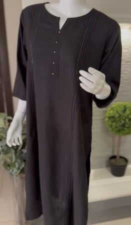 فستان لينن أسود