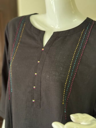 فستان لينن أسود