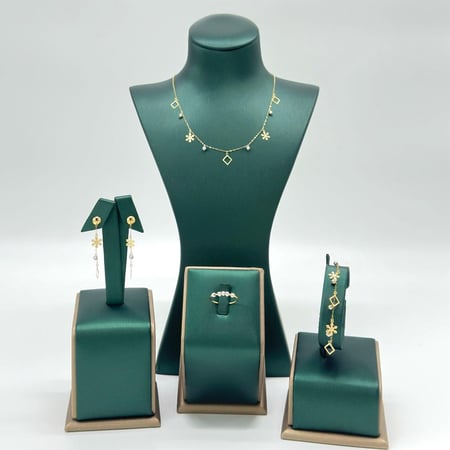 طقم ذهب اصفر عيار 18 من مجوهرات الشلوي