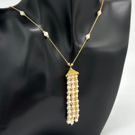 عقد ذهب عيار 21 مع لؤلؤ من مجوهرات الشلوي