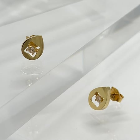 حلق ذهب اصفر عيار 18 مجوهرات الشلوي Gold earrings, Al-Shalawi jewelry