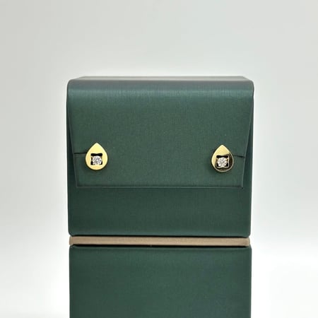 حلق ذهب اصفر عيار 18 مجوهرات الشلوي Gold earrings, Al-Shalawi jewelry